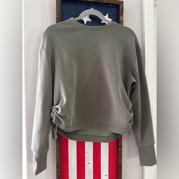 Ruched pullover - Picture 1 of 6